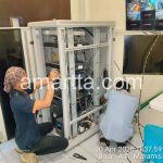 Teknisi Melakukan Maintenance NVR